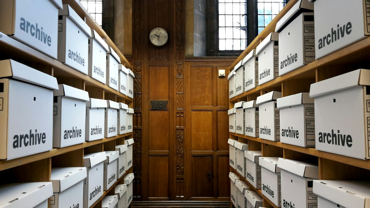 Qué hacer con el archivo en papel al cerrar un despacho en Sabadell